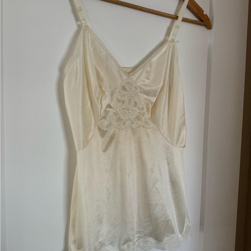 Vintage sears “ the doesn’t slip “ cami slip
